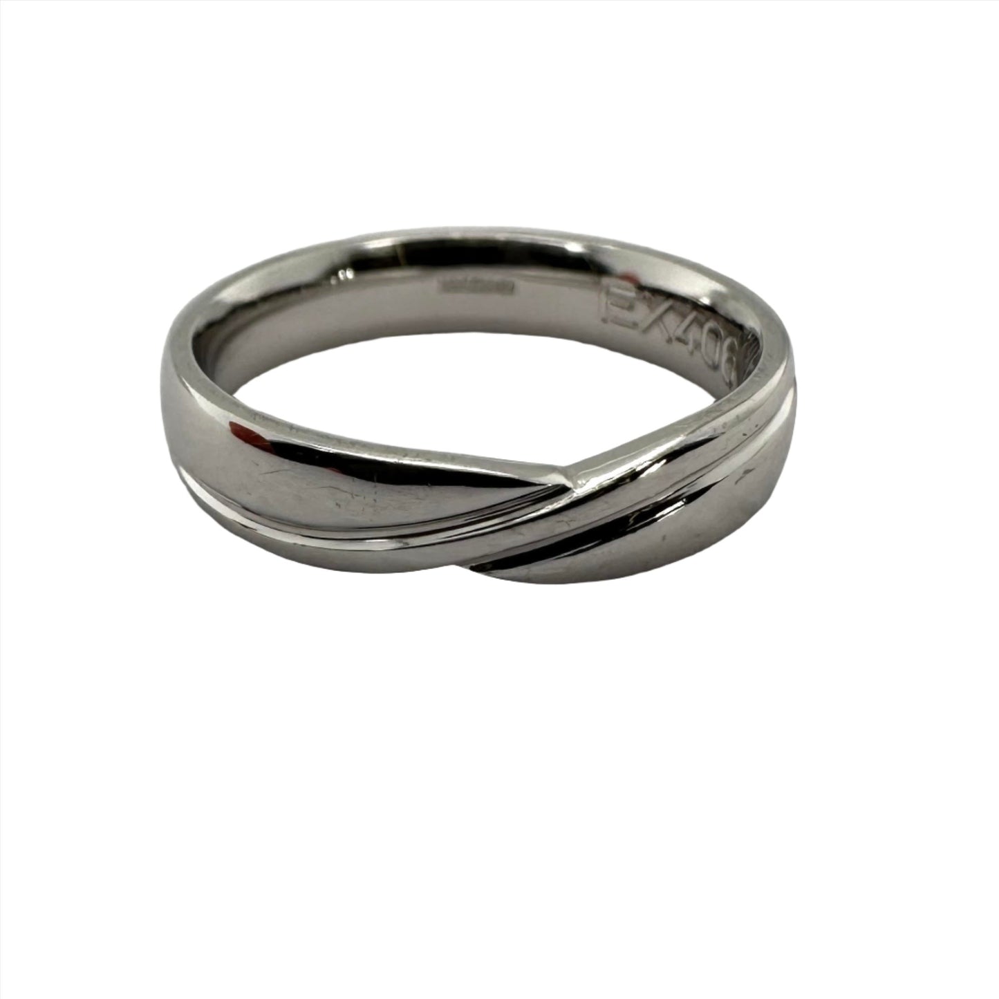 18ct white gold 4.0mm crossover style ring - polish finish.