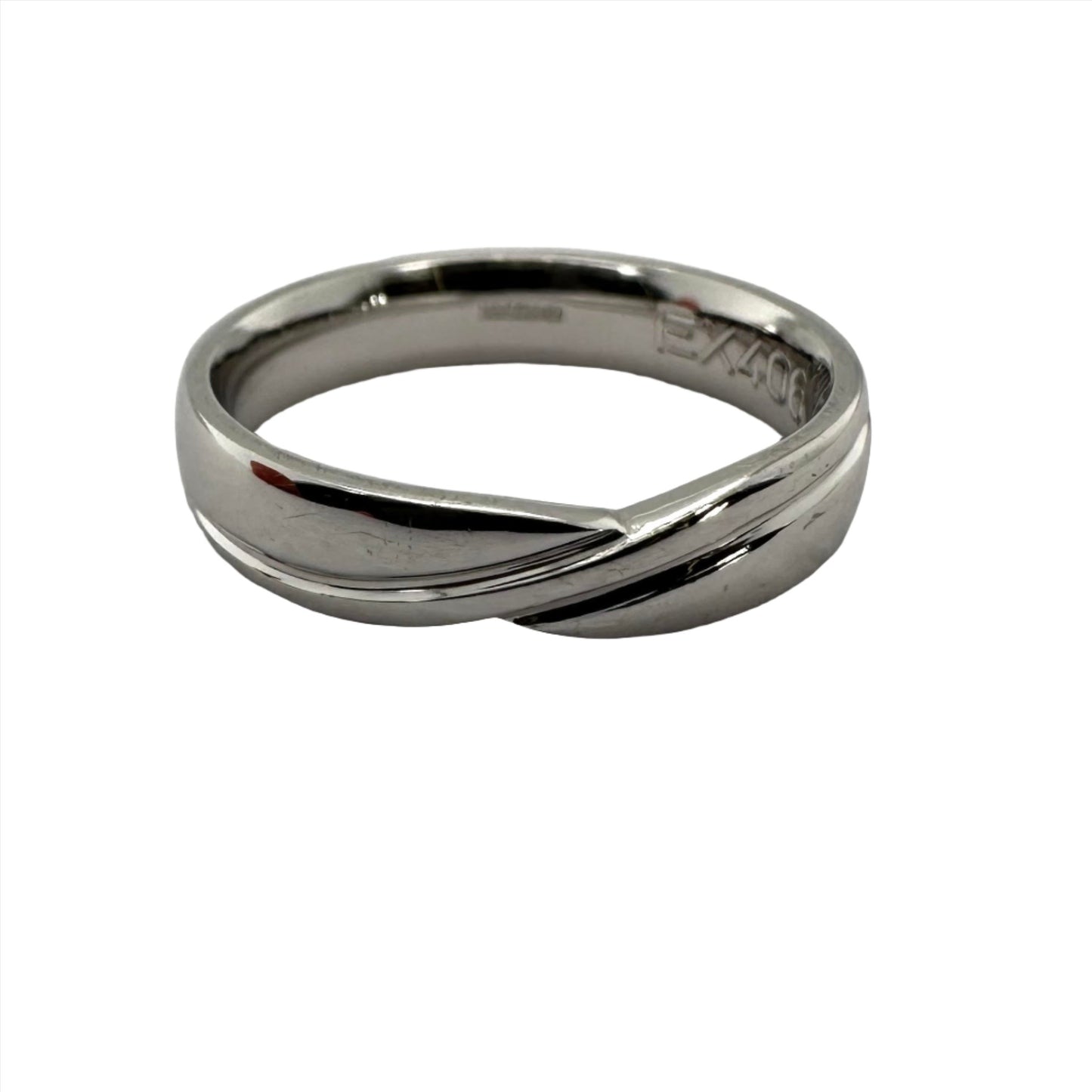 Modern 18ct White Gold Crossover Ring