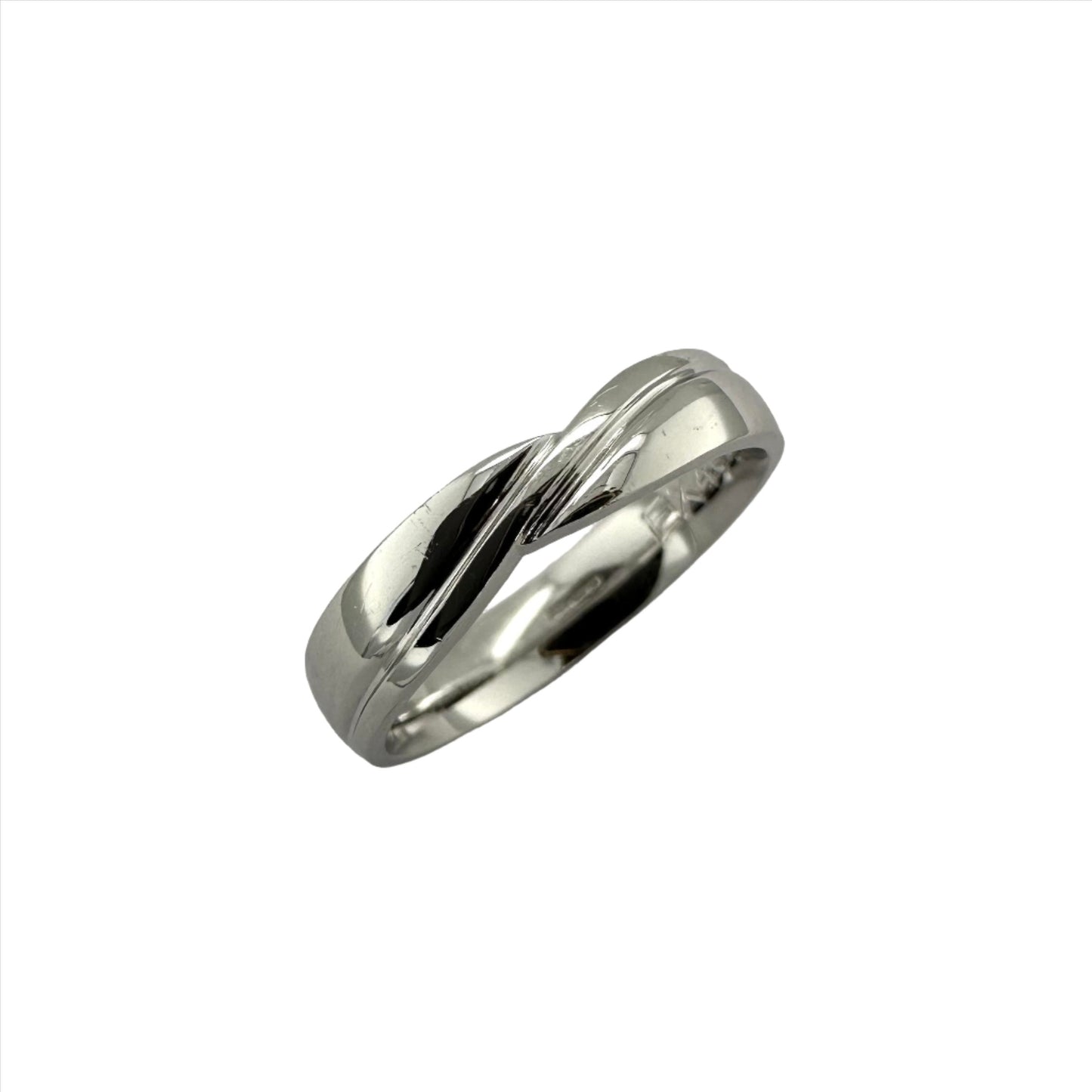 18ct white gold 4.0mm crossover style ring - polish finish.