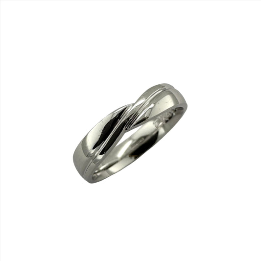 18ct White Gold Plain 4.0mm Crossover Band. Henry D Johnstone Jewellers. Alderley Edge, Poynton, Cheshire.