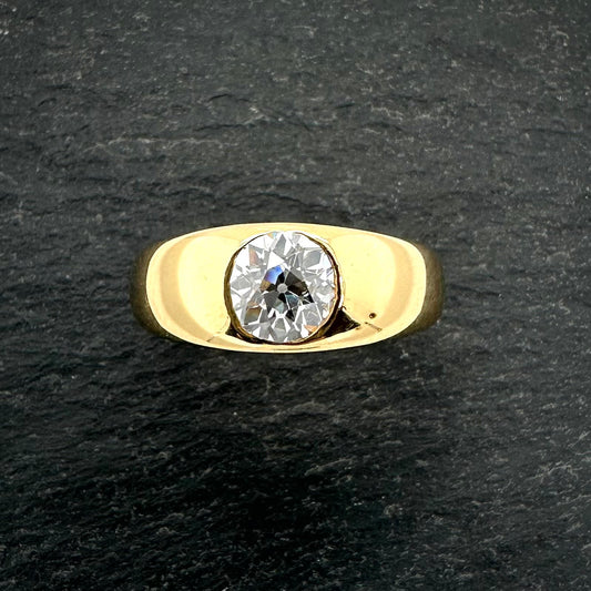 Pre-Owned: Precious yellow metal band set with old cut diamond - 1.13ct.
