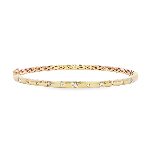 18ct Yellow Gold Oval Hinged Bangle Set With Brilliant Cut Diamonds - 0.26ct