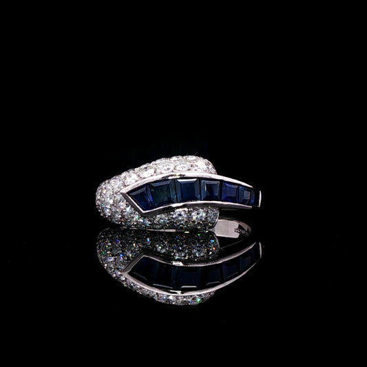 Pre-Owned: 18ct White Gold Sapphire & Diamond 'Picchiotti' Ring.