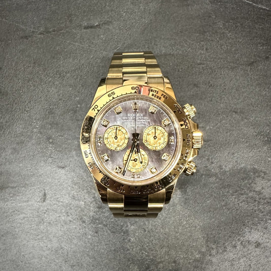 Pre-Owned: Precious Yellow Metal 38.0mm Rolex 'Daytona' Cosmograph Automatic Bracelet Watch.