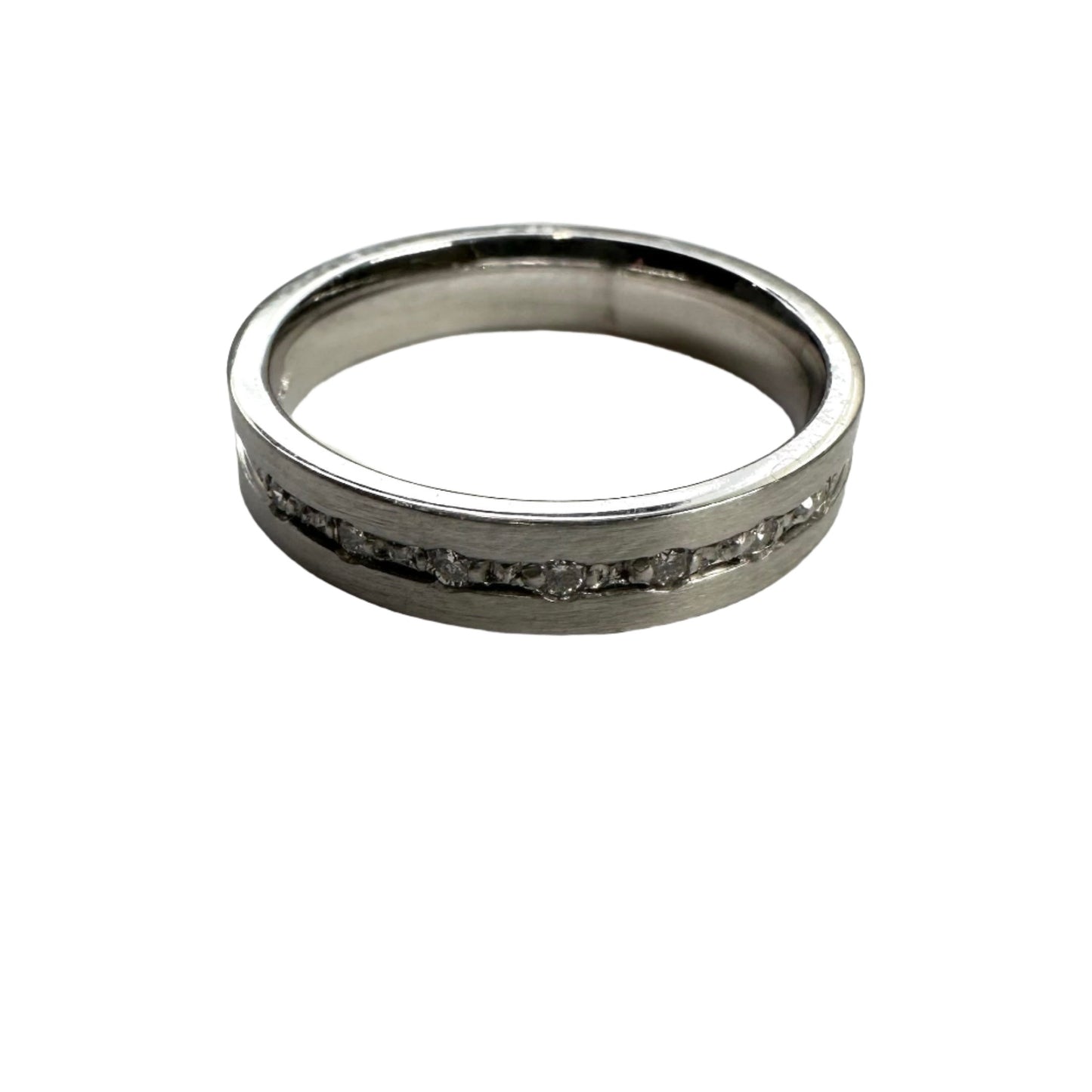 4mm diamond wedding band in 18ct white gold