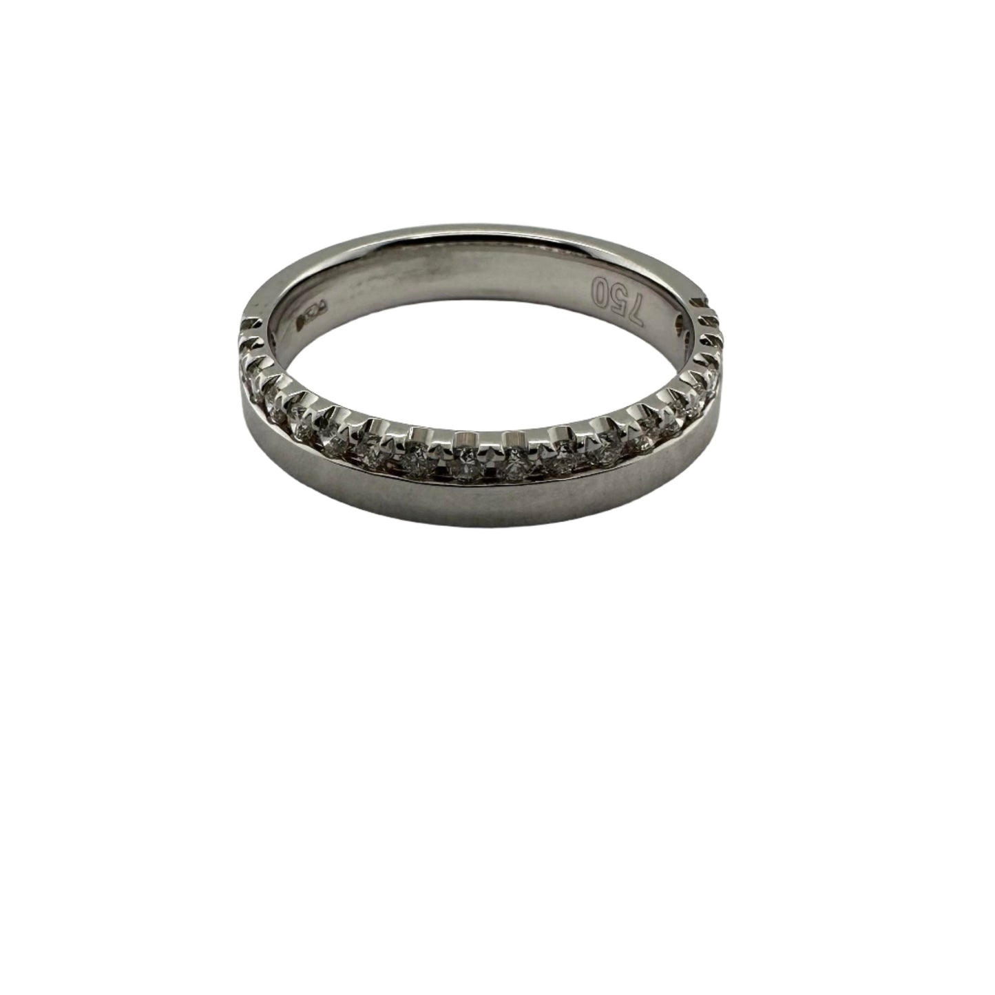 18ct White Gold Ring with Round Brilliant Diamonds