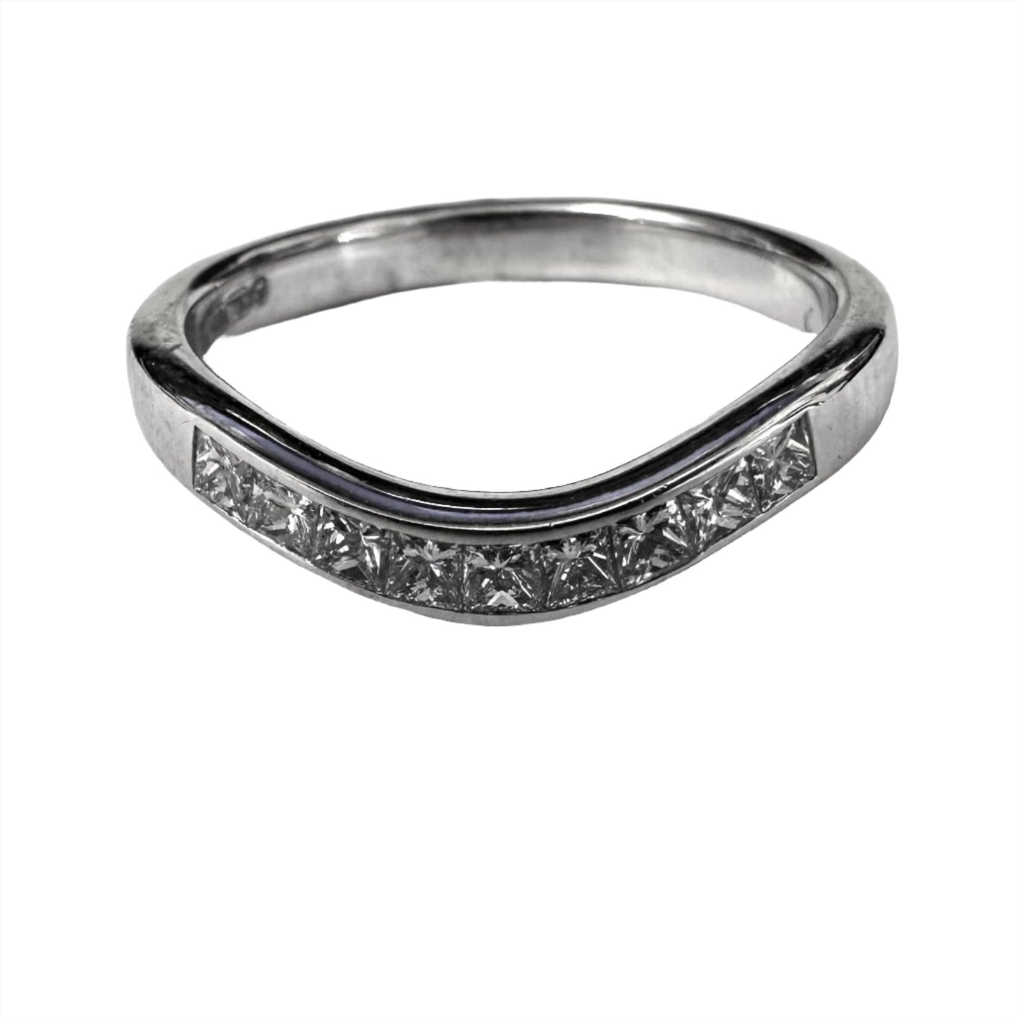 Elegant 18ct white gold diamond set wedding band