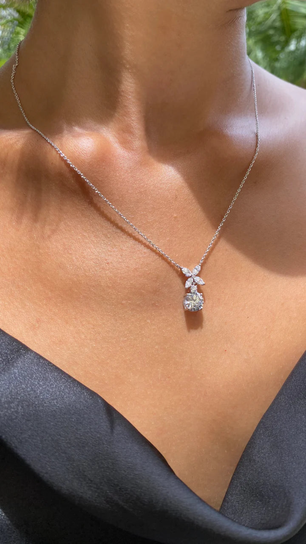 Carat silver 'Jasmine' Chicory round pendent necklace - CN925W-JASM-W