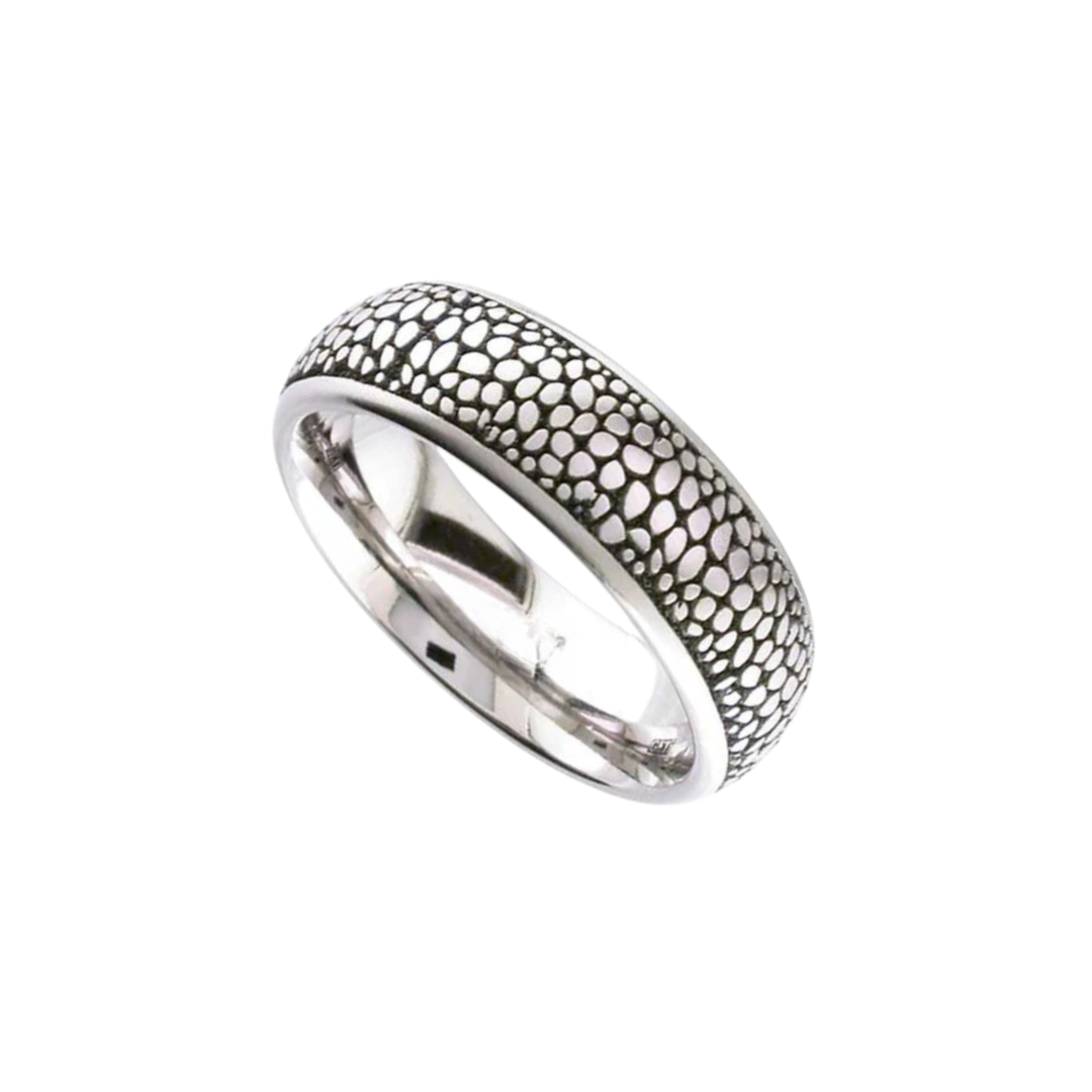 Titanium laser engraved 'Stingray' pattern 6.0mm to 7.0mm ring.