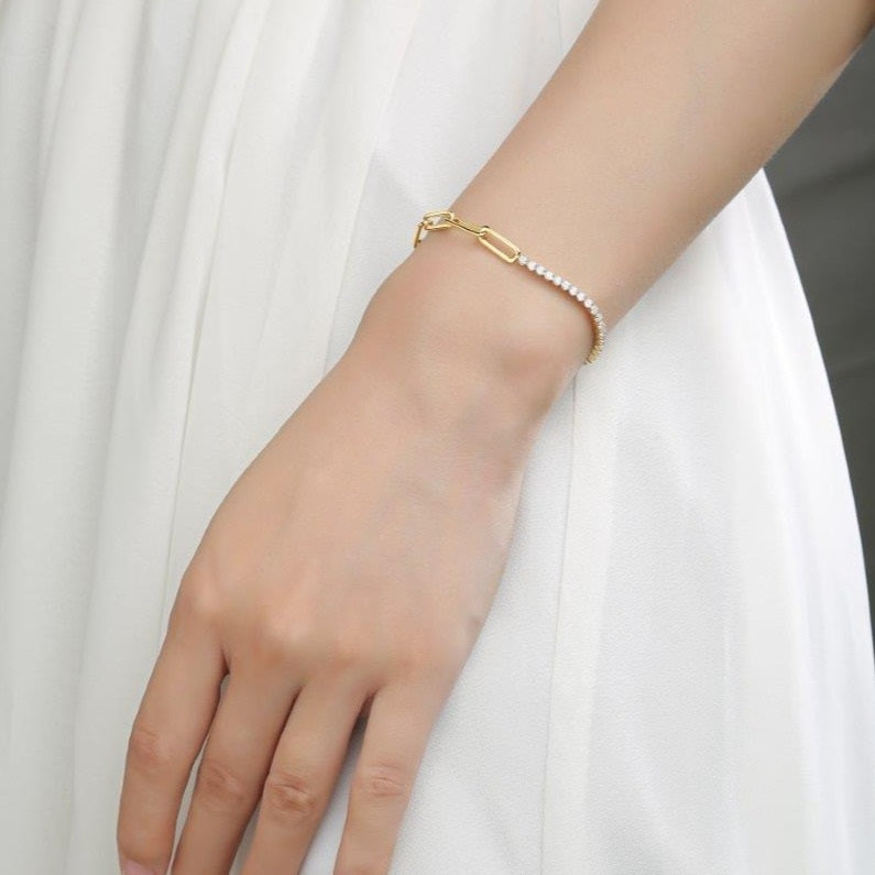 LAB GROWN: 9ct Yellow Gold Brilliant Cut Lab Grown Diamond 'Linking Love' Half Line Bracelet In Claw Setting & Half Paperclip Bracelet - 1.30ct