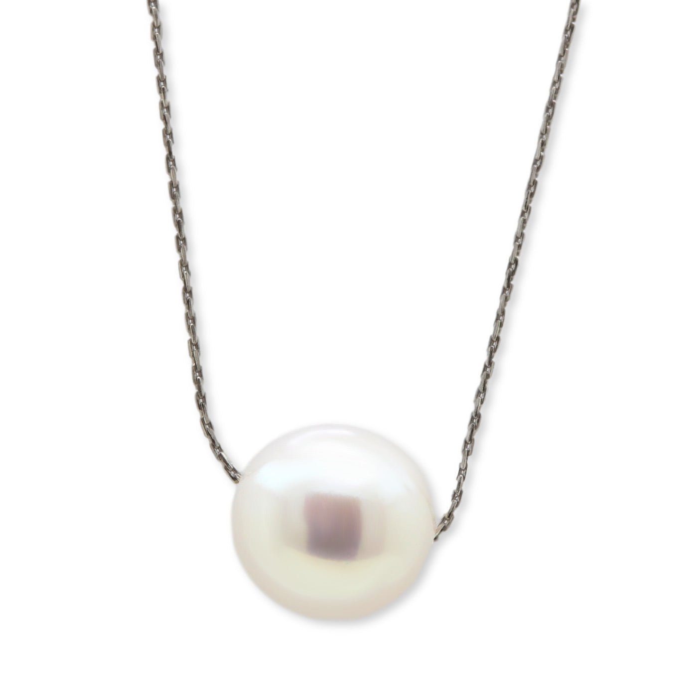 18ct white gold 8.0mm freshwater pearl slider necklace.