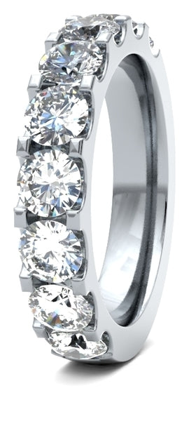 Elegant Round Brilliant Cut Wedding Band: personalised Perfection at Your Fingertips.