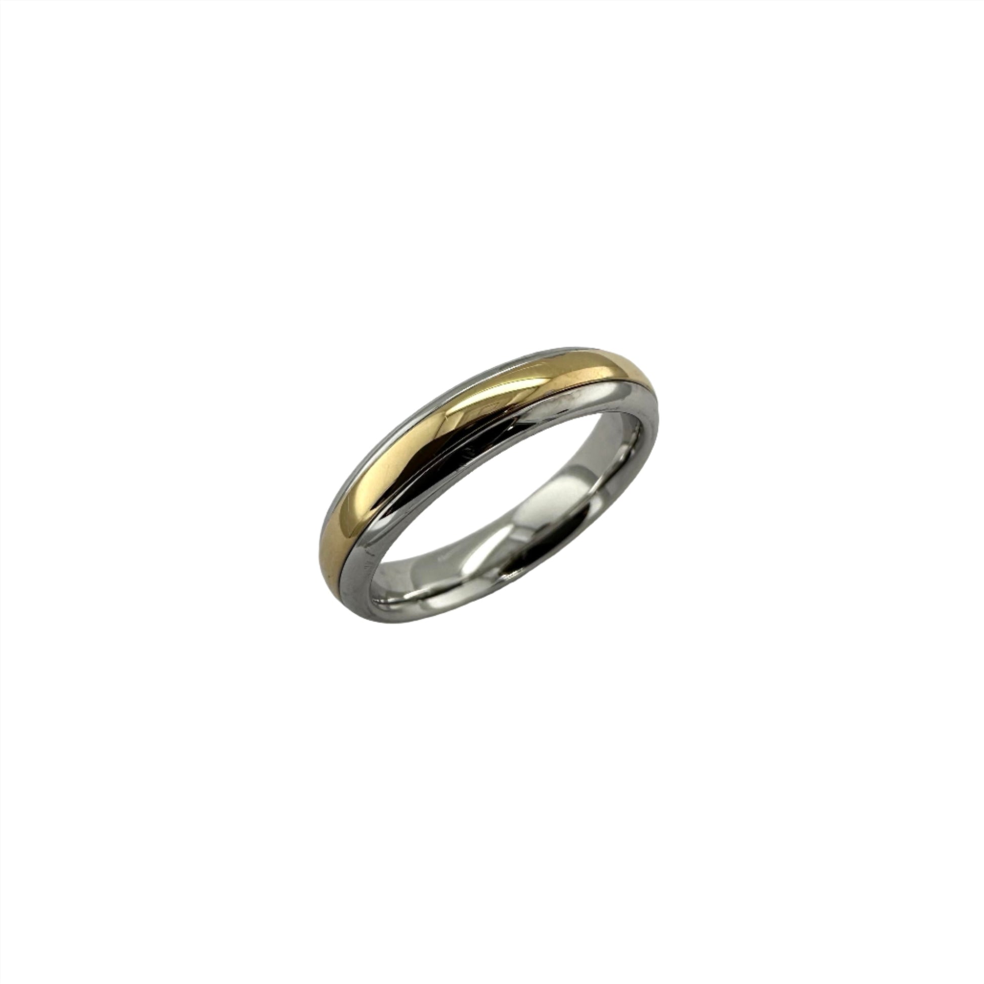 Dual-tone yellow and white gold wedding band. Henry D Johnstone Jewellers. Alderley Edge, Poynton, Cheshire.