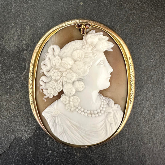 Pre-Owned: Large Antique Oval Cameo Brooch-pendant with Precious Yellow Metal Border.