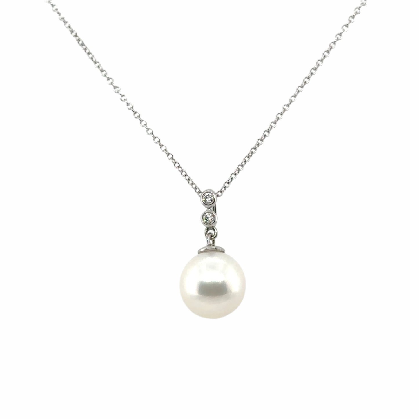 9ct white gold Freshwater pearl and brilliant cut diamond articulated drop pendant - 0.02ct.