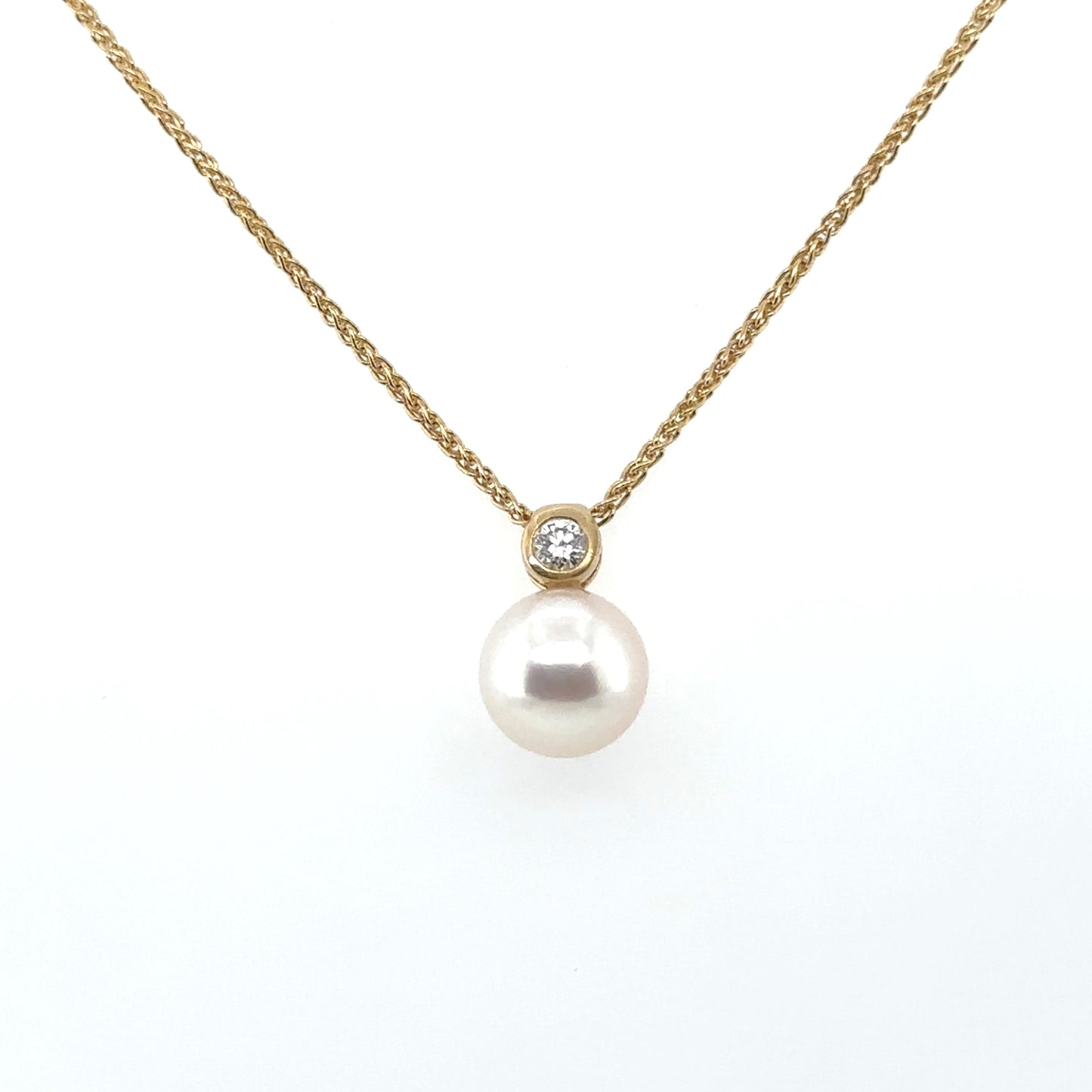 18ct white gold Akoya Cultured pearl and brilliant cut diamond drop pendant on spiga chain - 0.06ct.