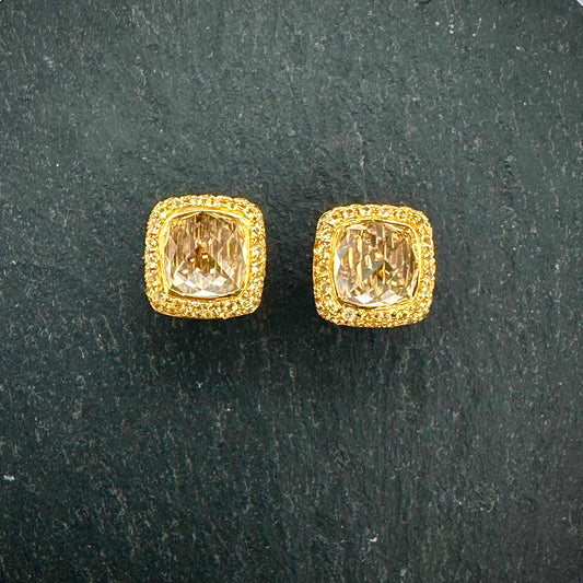 Pre-Owned: Precious yellow metal & faceted citrine ear studs.