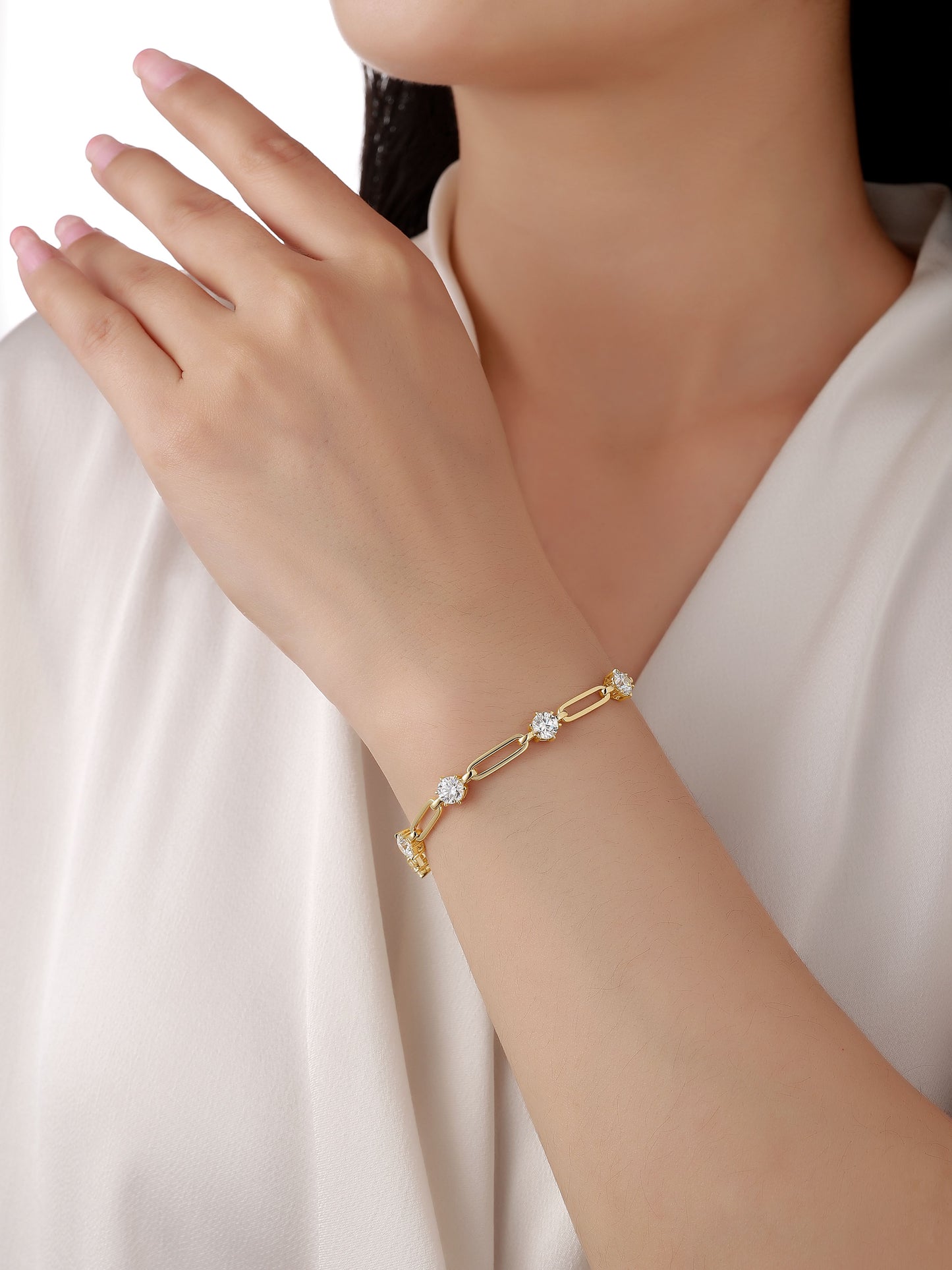 LAB GROWN: 9ct Yellow Gold Brilliant Cut Lab Grown Diamond in Six Claw Setting and Paperclip Link Bracelet  - 4.24ct