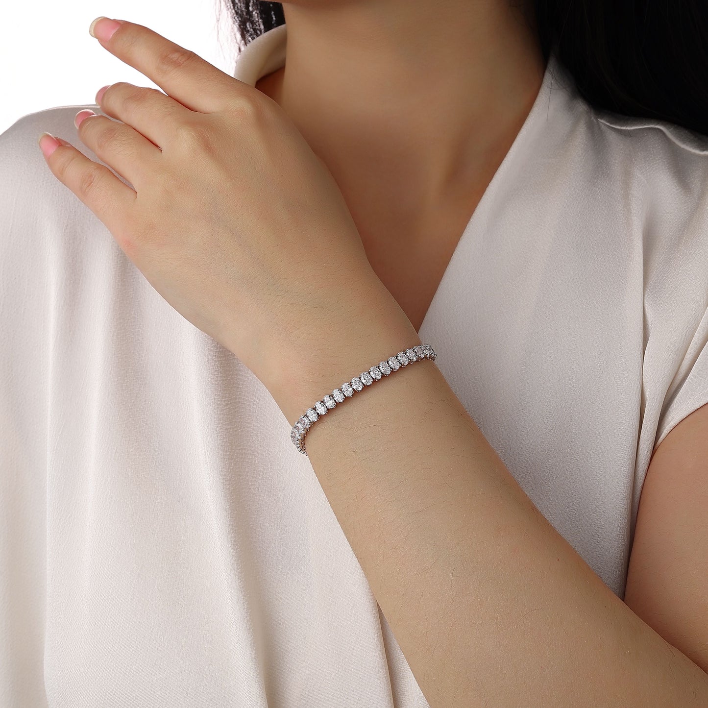 LAB GROWN: 9ct White Gold Oval Cut Lab Grown Diamond Bracelet - 9.16ct